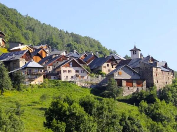 Le hameau de l’église s’agrandit, confirmant l’attractivité du secteur