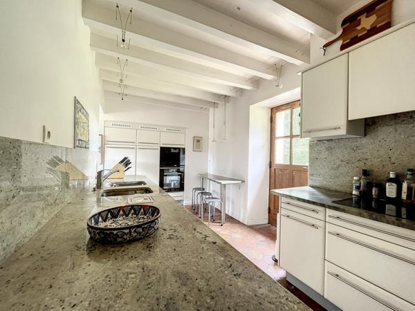 Propriété de caractère 200m² et dépendance