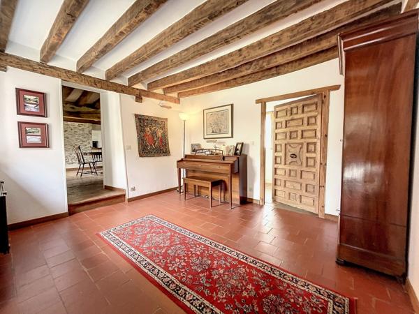 Propriété de caractère 200m² et dépendance