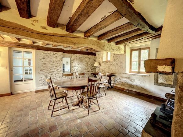 Propriété de caractère 200m² et dépendance