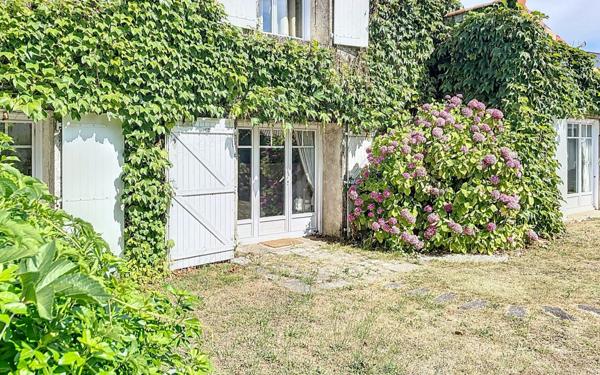 Maison à vendre    6 pièces •  Saint-Rogatien