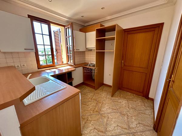 Appartement Carrieres Sous Poissy 2 pièce(s) 42 m2 €165 000 ** - Référence 8837