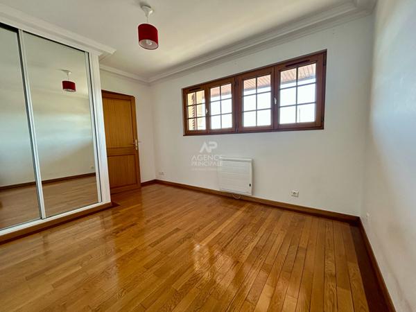 Appartement Carrieres Sous Poissy 2 pièce(s) 42 m2 €165 000 ** - Référence 8837