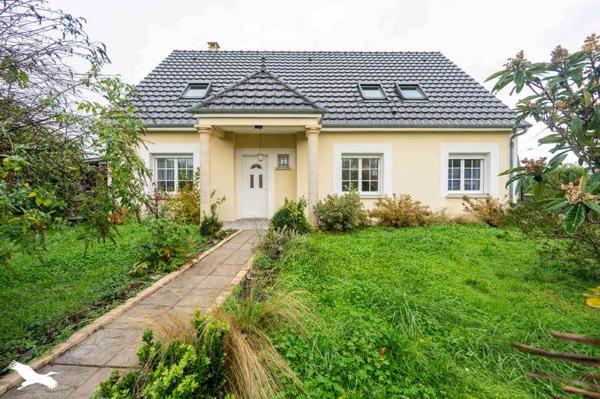 Maison à vendre |  Mehun-sur-Yèvre |  8 pièces | 165 m²