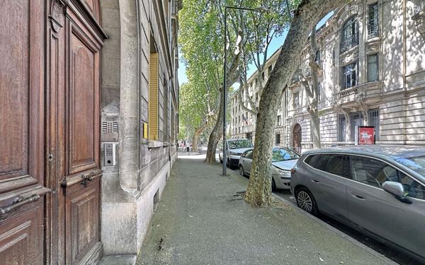 Appartement à vendre    5 pièces •  Avignon