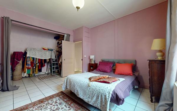 Maison à vendre    5 pièces • 153,25 m2 Neuville-sur-Saône