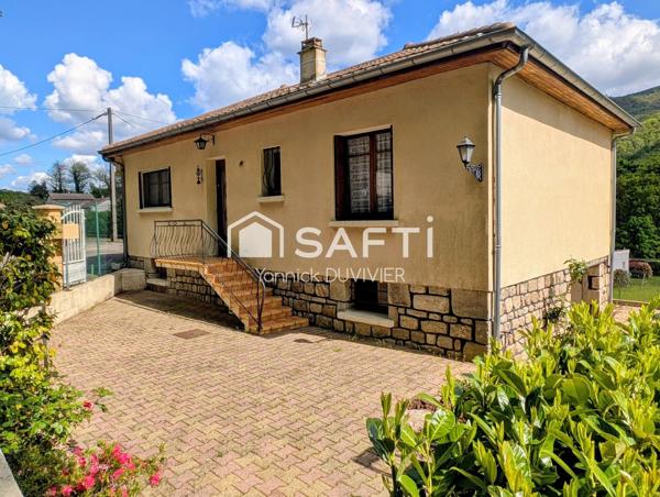 Thueyts – Maison avec vue panoramique et fort potentiel