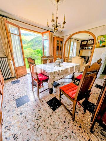 Thueyts – Maison avec vue panoramique et fort potentiel