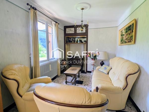 Thueyts – Maison avec vue panoramique et fort potentiel