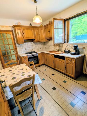 Thueyts – Maison avec vue panoramique et fort potentiel