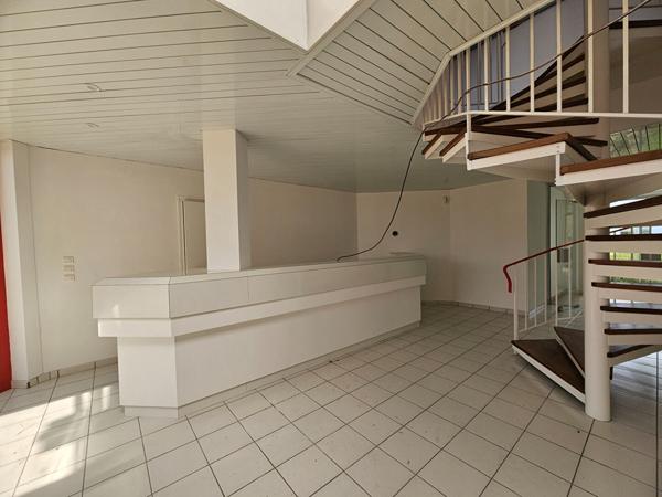 À VENDRE, BUREAUX à DOUVRES-LA-DÉLIVRANDE
