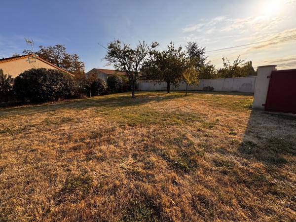 Longère avec plusieurs dépendances