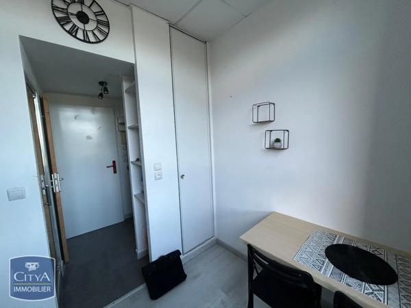 Appartement à louer 1 pièce 9.78m²