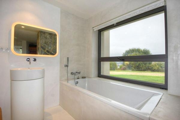 Maison d'architecte  de plain pied de 260 m2 en centre ville