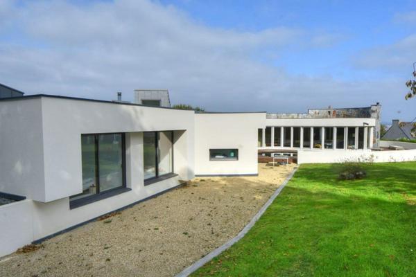 Maison d'architecte  de plain pied de 260 m2 en centre ville