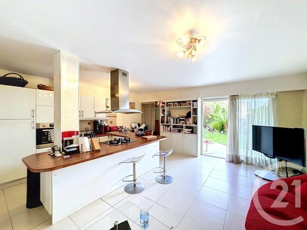 Appartement F3 à vendre  3 pièces - 68,04 m 2   CANNES  - 06