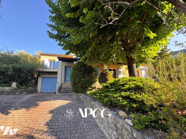 VILLA VUE SPLENDIDE AVEC PISCINE GARAGE CAVE ET TERRAIN NYONS 