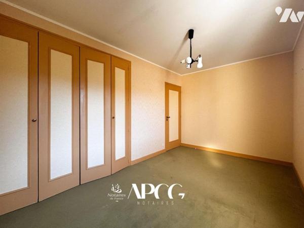 VILLA VUE SPLENDIDE AVEC PISCINE GARAGE CAVE ET TERRAIN NYONS 