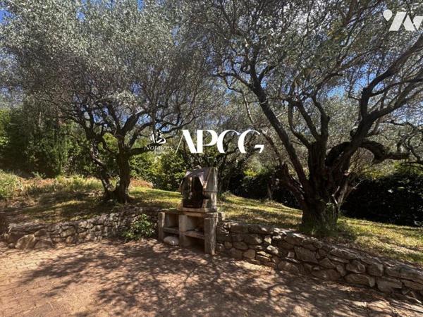 VILLA VUE SPLENDIDE AVEC PISCINE GARAGE CAVE ET TERRAIN NYONS 