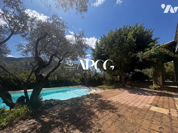 VILLA VUE SPLENDIDE AVEC PISCINE GARAGE CAVE ET TERRAIN NYONS 