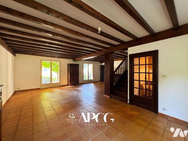 VILLA VUE SPLENDIDE AVEC PISCINE GARAGE CAVE ET TERRAIN NYONS 