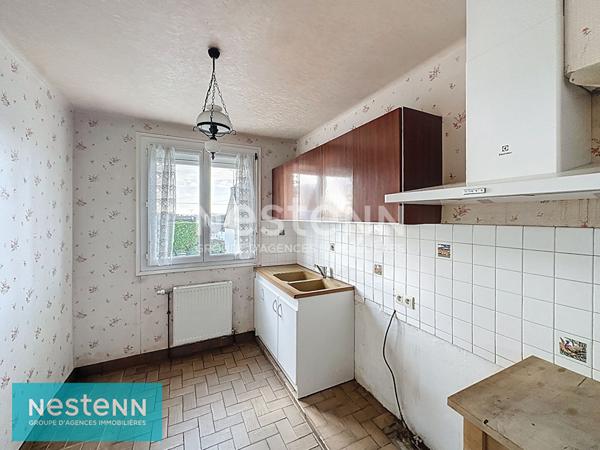 Maison plein centre bourg de Plaintel, 3 chambres, beaux volumes sur sous-sol total !