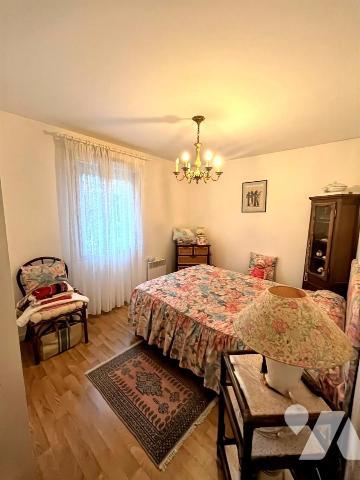 PLOEREN APPARTEMENT T3  60 m2  rez de chaussée - 2 chambres - 1 place de parking - 1 garage - 1 cave