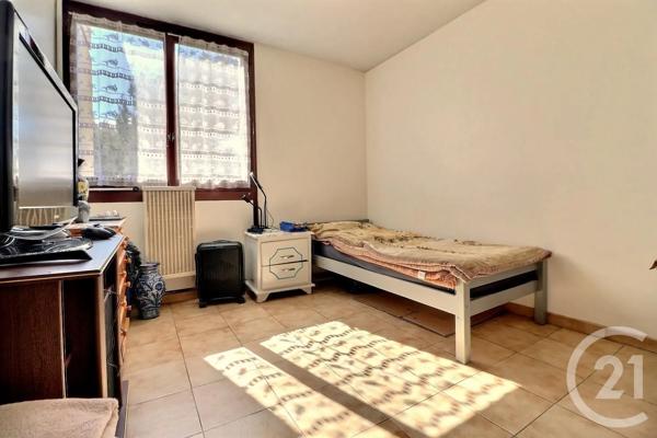 Appartement T4 à vendre  4 pièces - 83,95 m 2   FREJUS  - 83
