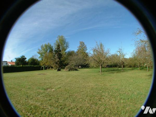 SAINT-GAUDENS OUEST, à 6 km, beau terrain à bâtir plat de 2.941 m². A viabiliser.