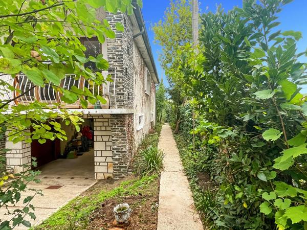 Belle maison familiale lumineuse de 131 m² avec grand terrain à Châteauroux