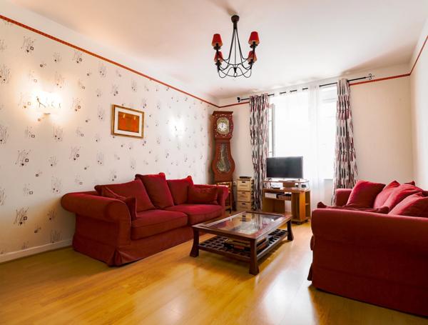 Grande maison de village 5 chambres avec jardin – Centre de Lacaune