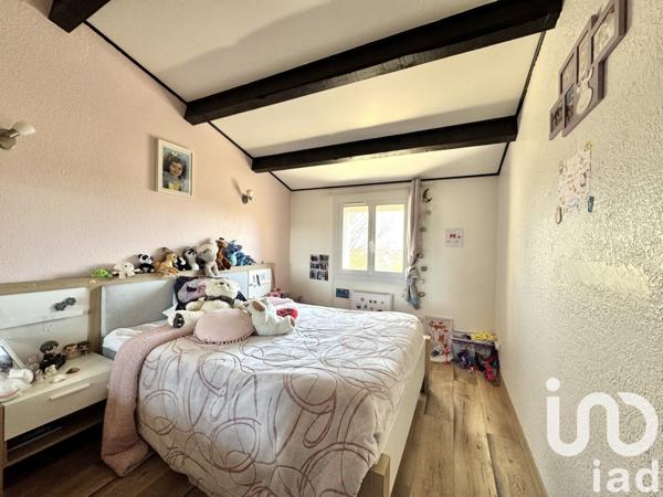 Maison 5 pièces de 115 m² à Saint-Gilles (30800)