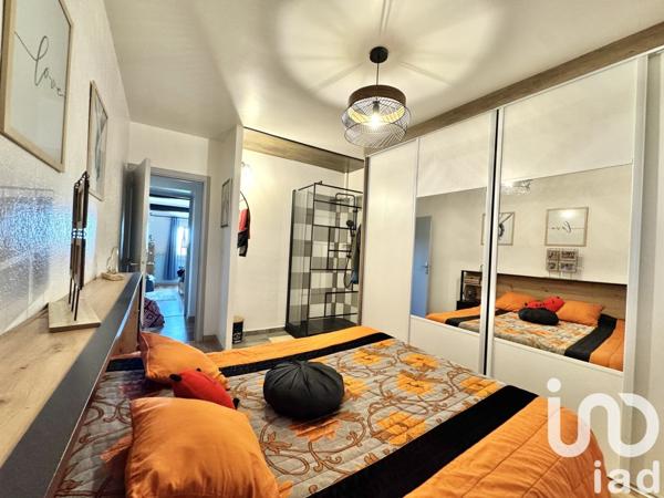 Maison 5 pièces de 115 m² à Saint-Gilles (30800)