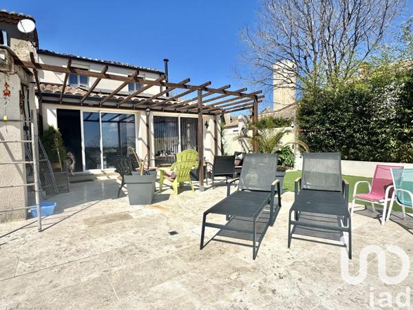 Maison 5 pièces de 115 m² à Saint-Gilles (30800)