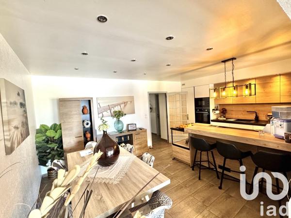 Maison 5 pièces de 115 m² à Saint-Gilles (30800)