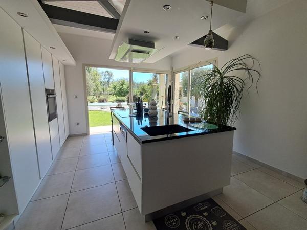 Agen, maison avec jardin, piscine et garage