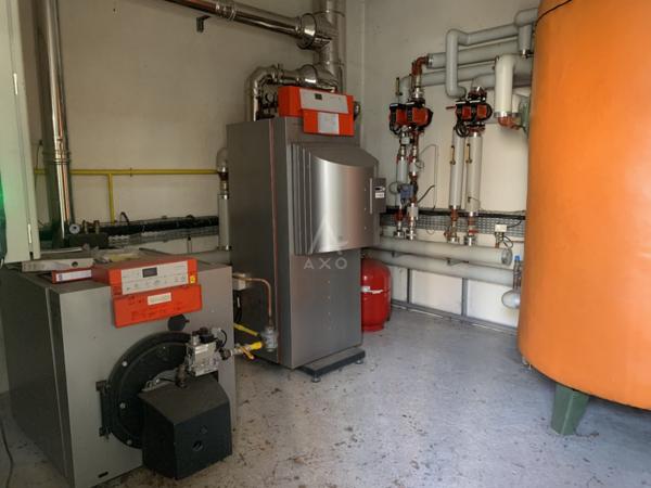 Local d'activité avec bureaux et stockage - 1703 m²