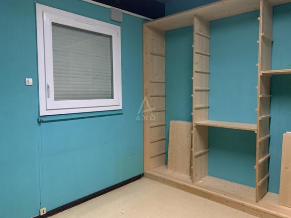 Local d'activité avec bureaux et stockage - 1703 m²