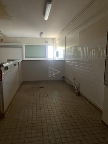 Local d'activité avec bureaux et stockage - 1703 m²