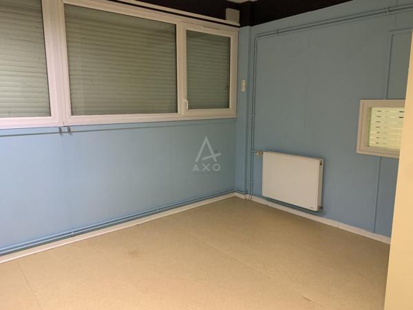 Local d'activité avec bureaux et stockage - 1703 m²
