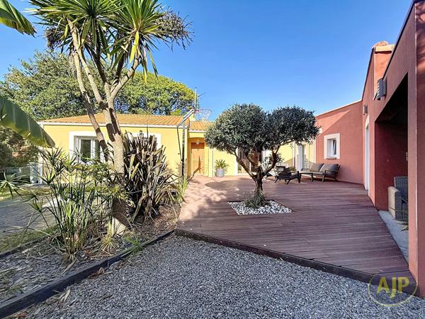 Maison à vendre Sainte Pazanne - 6 pièces, 141m² avec 5 chambre(s) à 395 200€ - AJP Immobilier Sainte-Pazanne