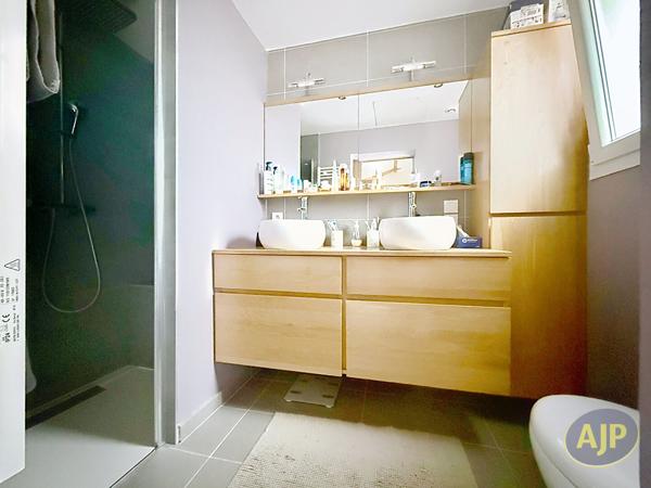 Maison à vendre Sainte Pazanne - 6 pièces, 141m² avec 5 chambre(s) à 395 200€ - AJP Immobilier Sainte-Pazanne