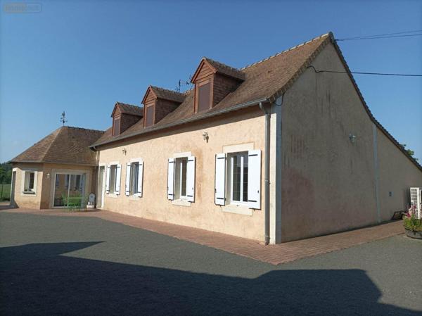 Maison restaurée à vendre à La Suze-sur-Sarthe dans la Sarthe (72210), ref : 72119-1553