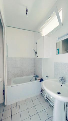 A LOUER APPARTEMENT DE TYPE 2 - BORDEAUX QUARTIER CHARTRON - PLACE PICARD , Bordeaux