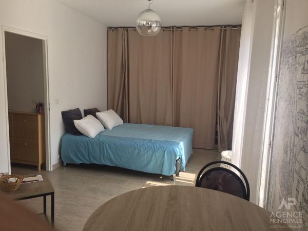 Appartement Rueil Malmaison 1 pièce(s) 30 m2 Loyer 880 €/mois charges comprises **  - Référence  20051