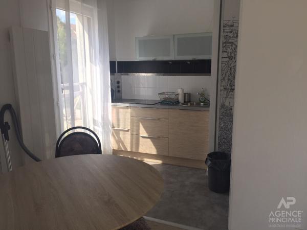 Appartement Rueil Malmaison 1 pièce(s) 30 m2 Loyer 880 €/mois charges comprises **  - Référence  20051