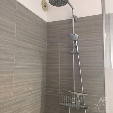Appartement Rueil Malmaison 1 pièce(s) 30 m2 Loyer 880 €/mois charges comprises **  - Référence  20051