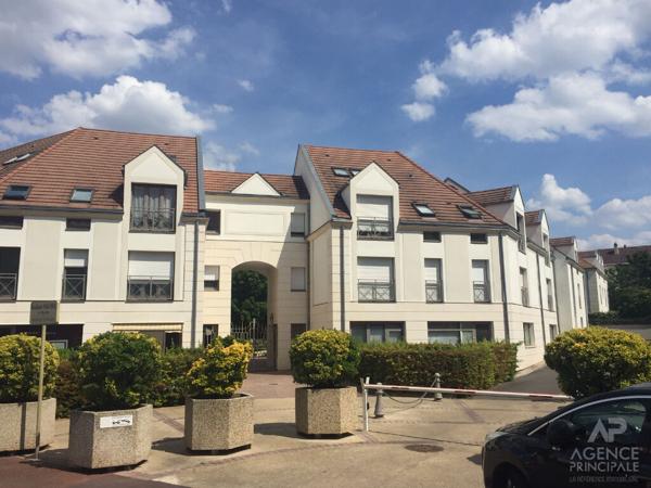 Appartement Rueil Malmaison 1 pièce(s) 30 m2 Loyer 880 €/mois charges comprises **  - Référence  20051