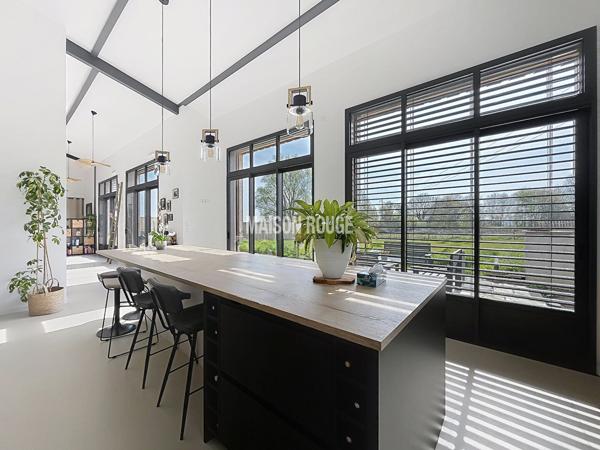 Maison d'Architecte - Vie de plain-pied, DPE A et vaste pièce de vie de 65 m² !