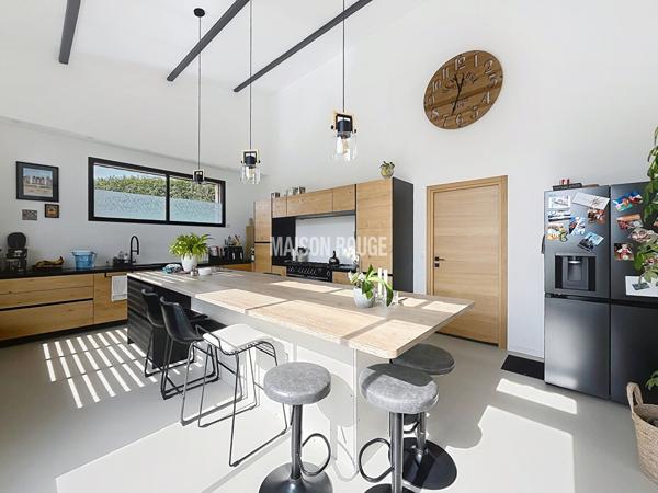 Maison d'Architecte - Vie de plain-pied, DPE A et vaste pièce de vie de 65 m² !